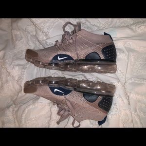 woman’s nike vapor max